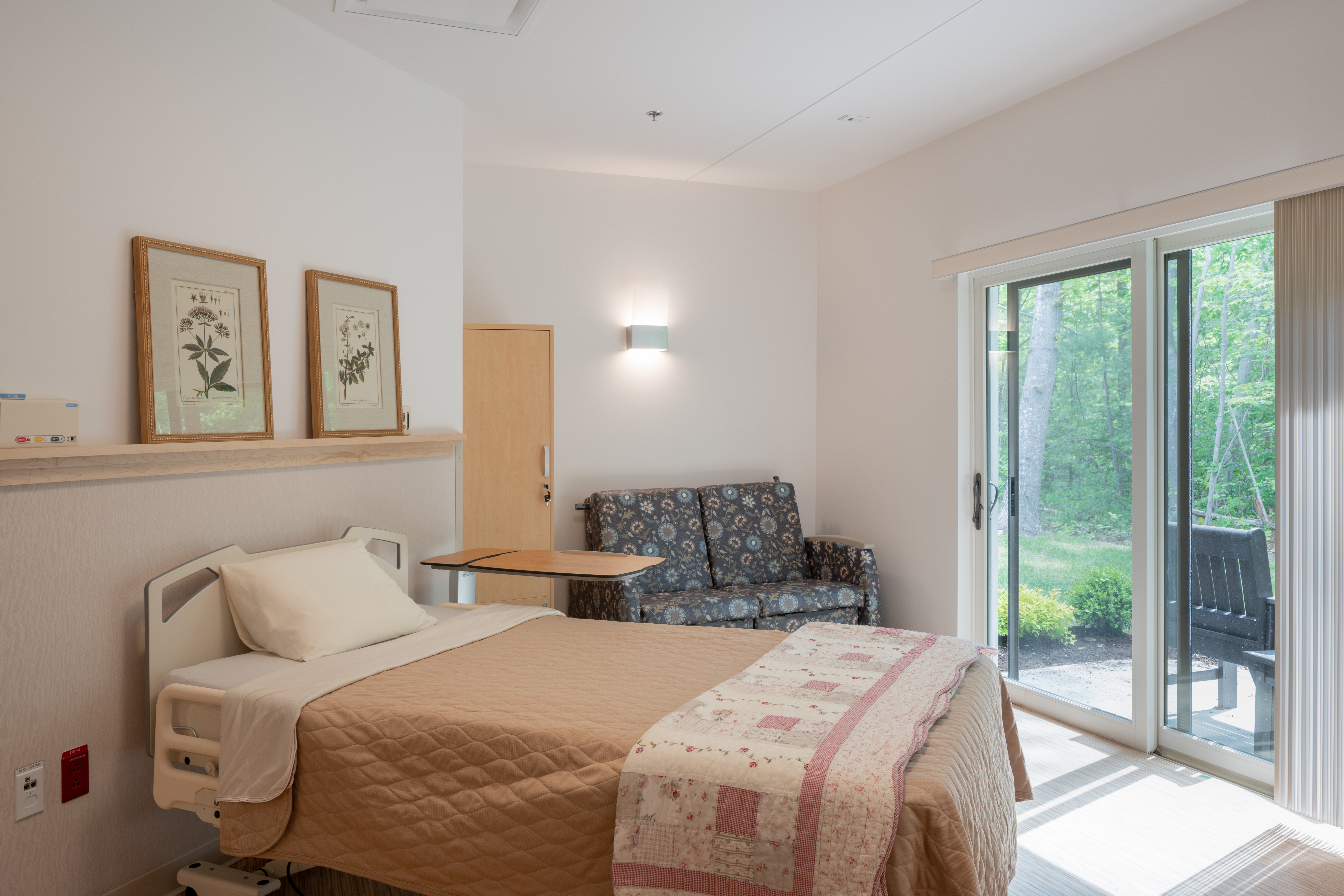 https://0901.nccdn.net/4_2/000/000/001/cb0/nycum-valley-hospice-jp-511.jpg