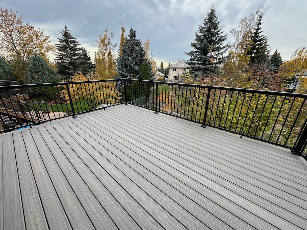 https://0901.nccdn.net/4_2/000/000/008/486/calgary-decking-trex22.jpg