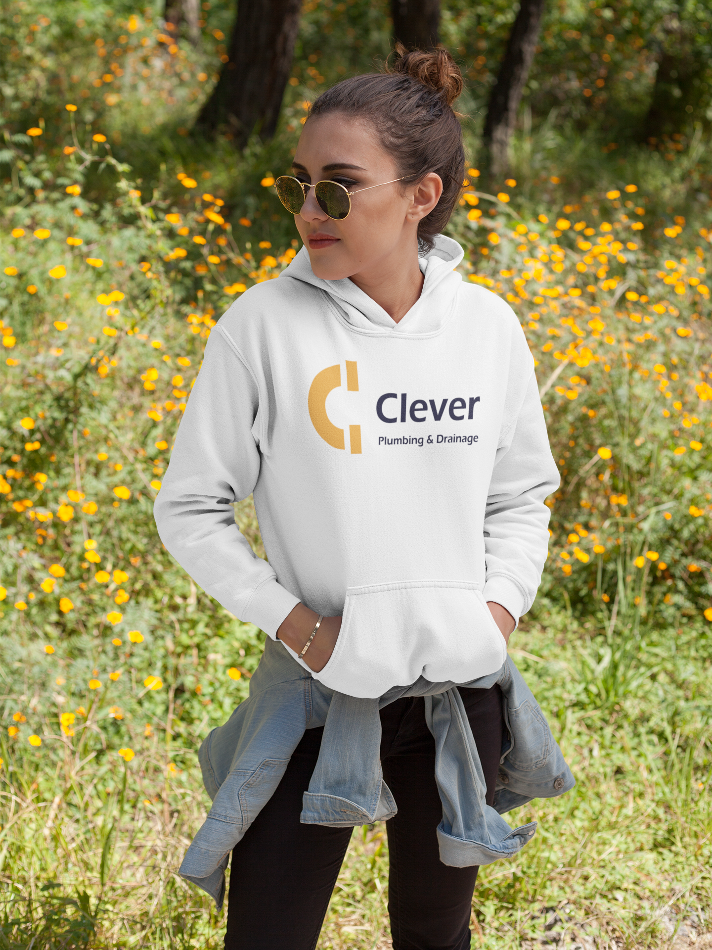 https://0901.nccdn.net/4_2/000/000/008/486/girl-wearing-a-hoodie-while-standing-near-flowers-outdoors-gosex.png