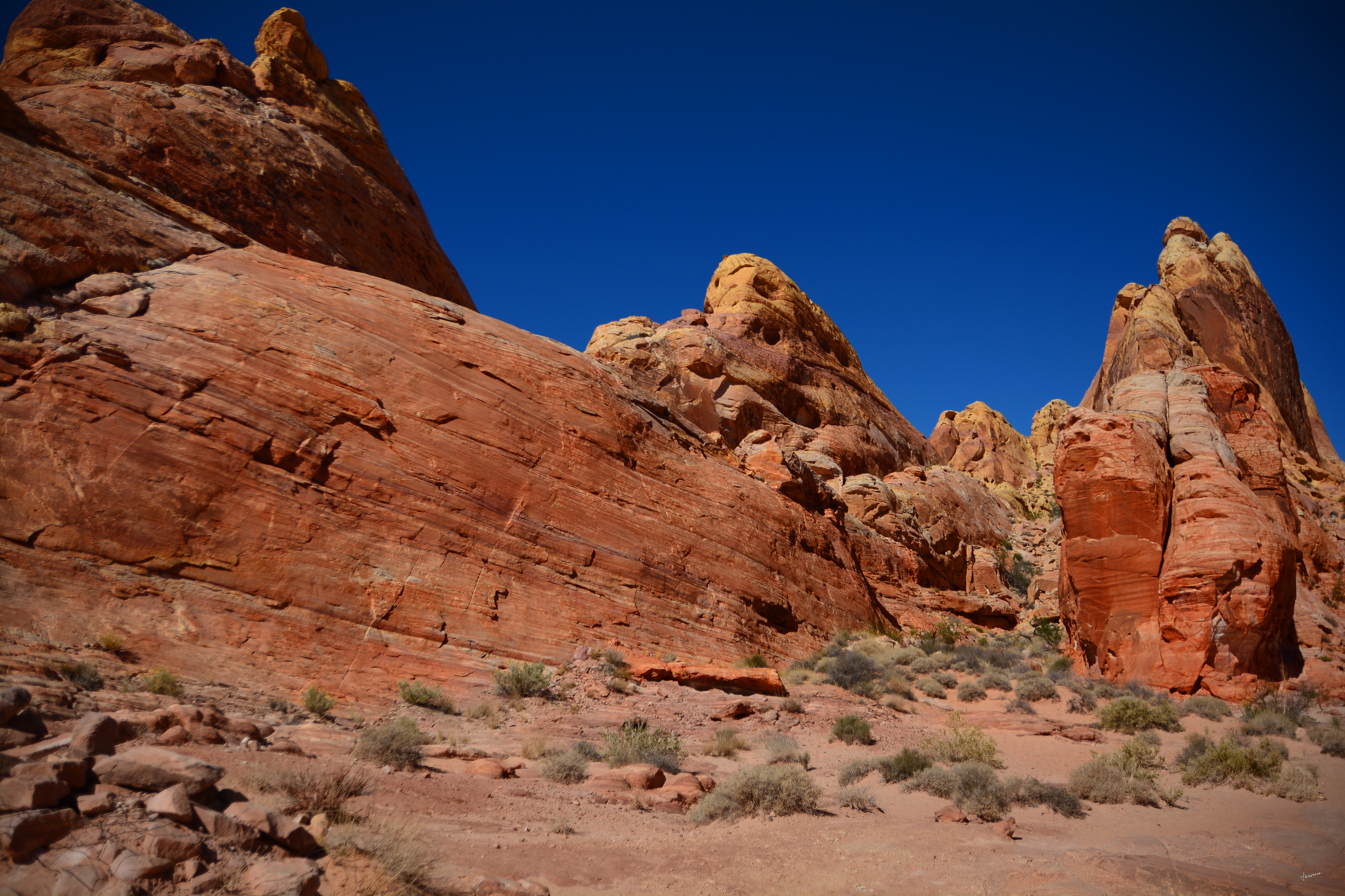 https://0901.nccdn.net/4_2/000/000/008/486/valley-of-fire-landscape-2_3_final.jpg