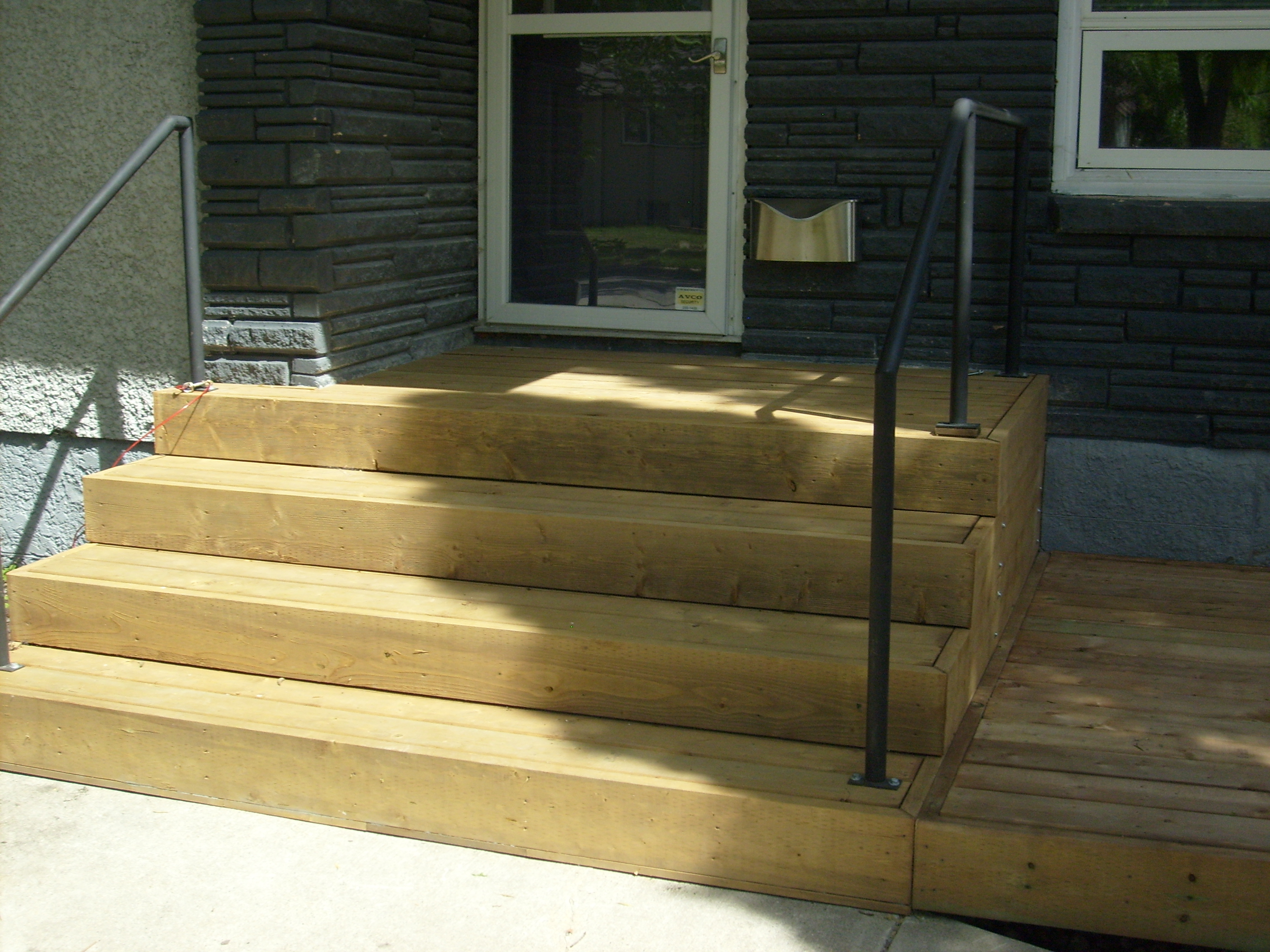 https://0901.nccdn.net/4_2/000/000/008/c90/front-stairs2.jpg