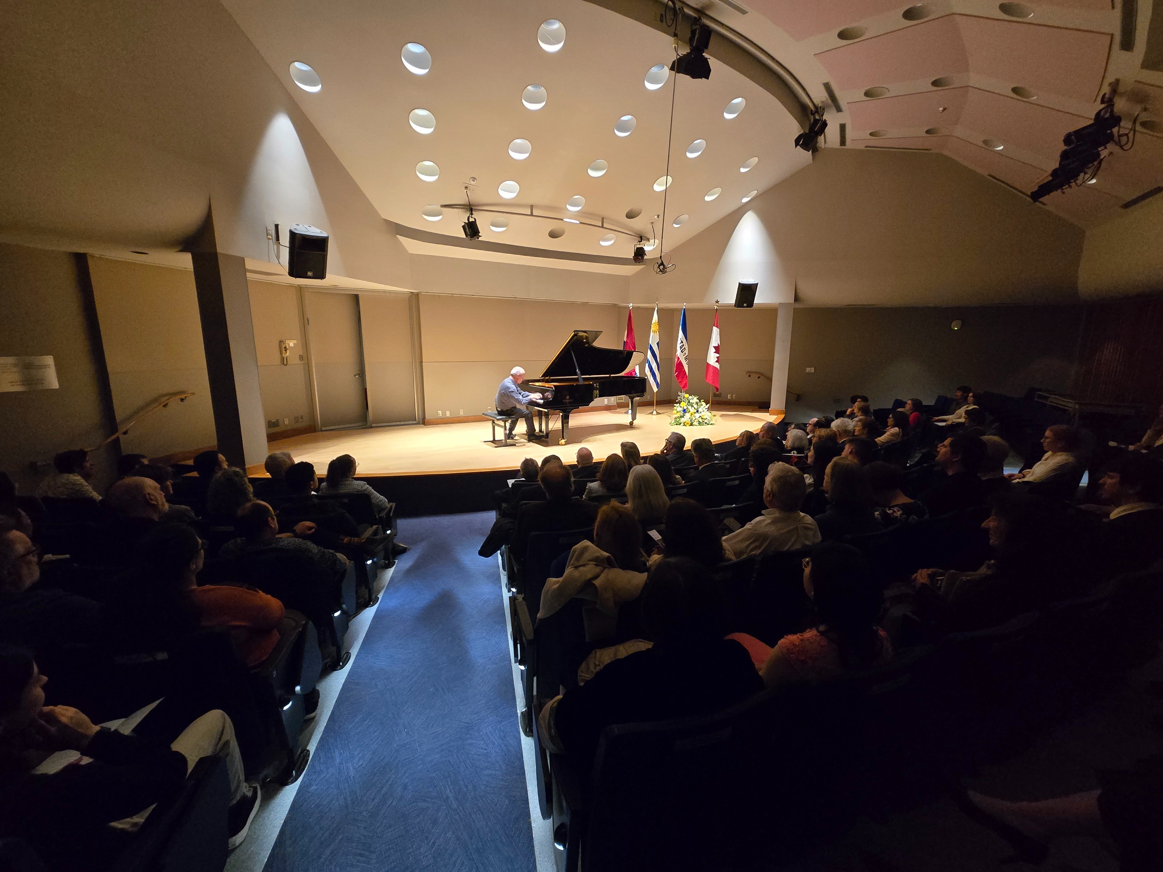 08/05/2025 - The Embassy of Uruguay to Canada for the Anniversary of the Battle of Las PIedras, presented an outstanding piano recital by Maestro Enrique Graf at Freiman Hall, University of Ottawa.