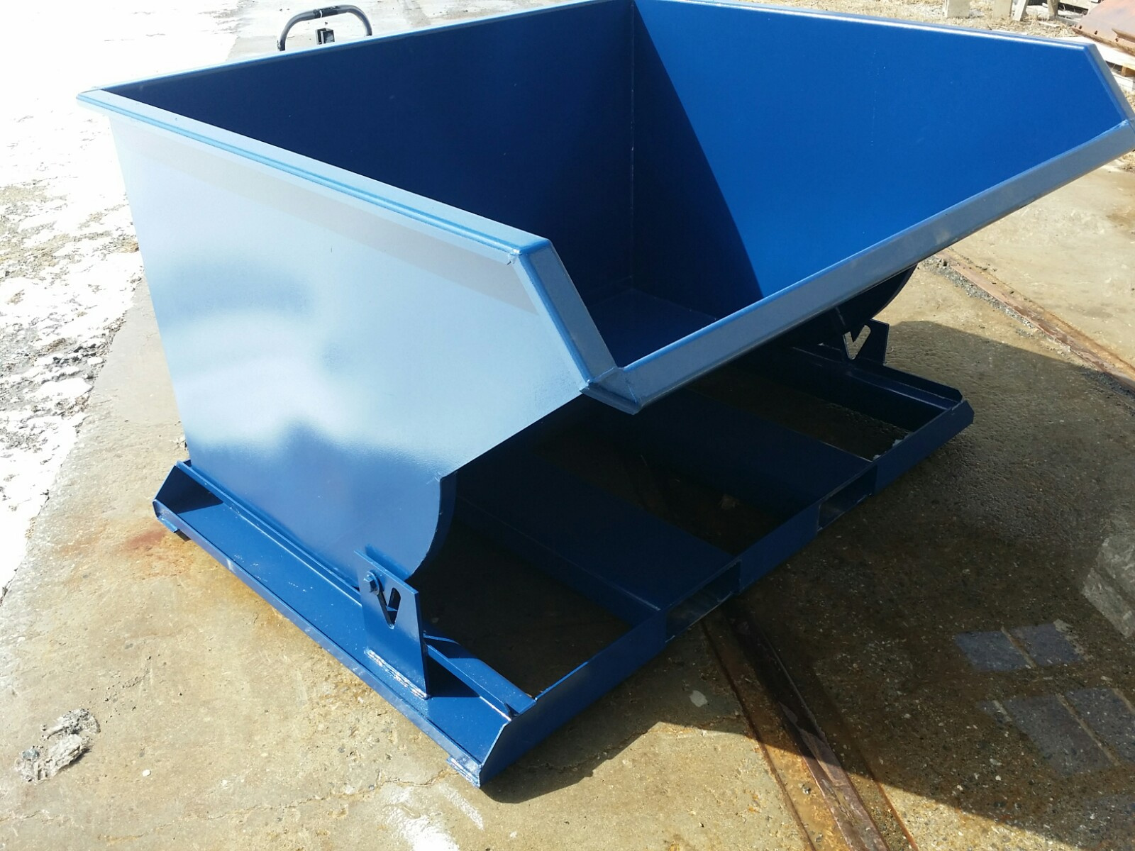 Benne auto-basculante sur mesure