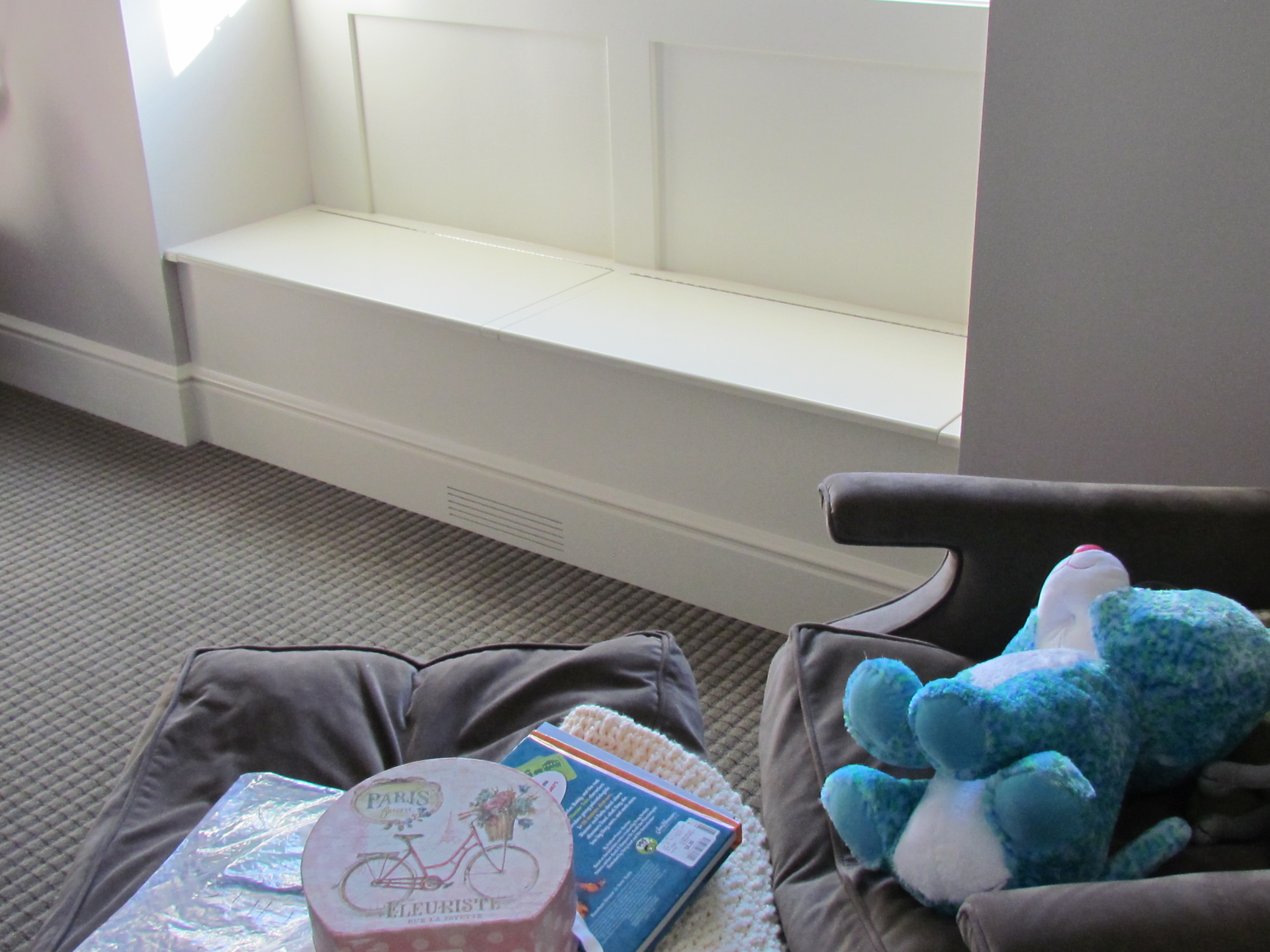 Notice the hot air register built-in