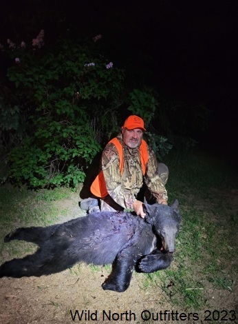 https://0901.nccdn.net/4_2/000/000/00d/f43/2023-spring-ontario-black-bear-hunt-wild-north-outfitters-manny.jpg