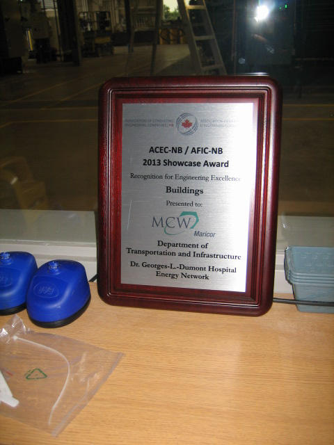 Award presented to MCW Maricor by APENB for Project Excellence - Dumont Energy Centre Tour