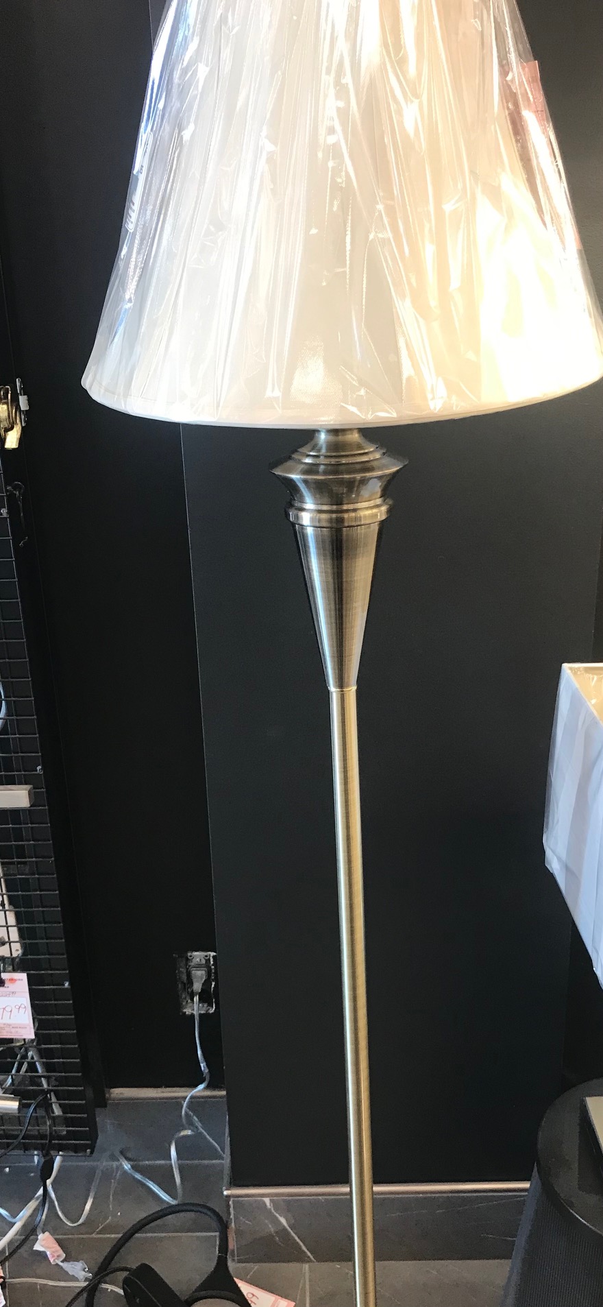 40180 Floor Lamp
Made in Canada
Available in Antique Brass
or Brushed Chrome
Regular Price $279.99
Sale Price 195.99