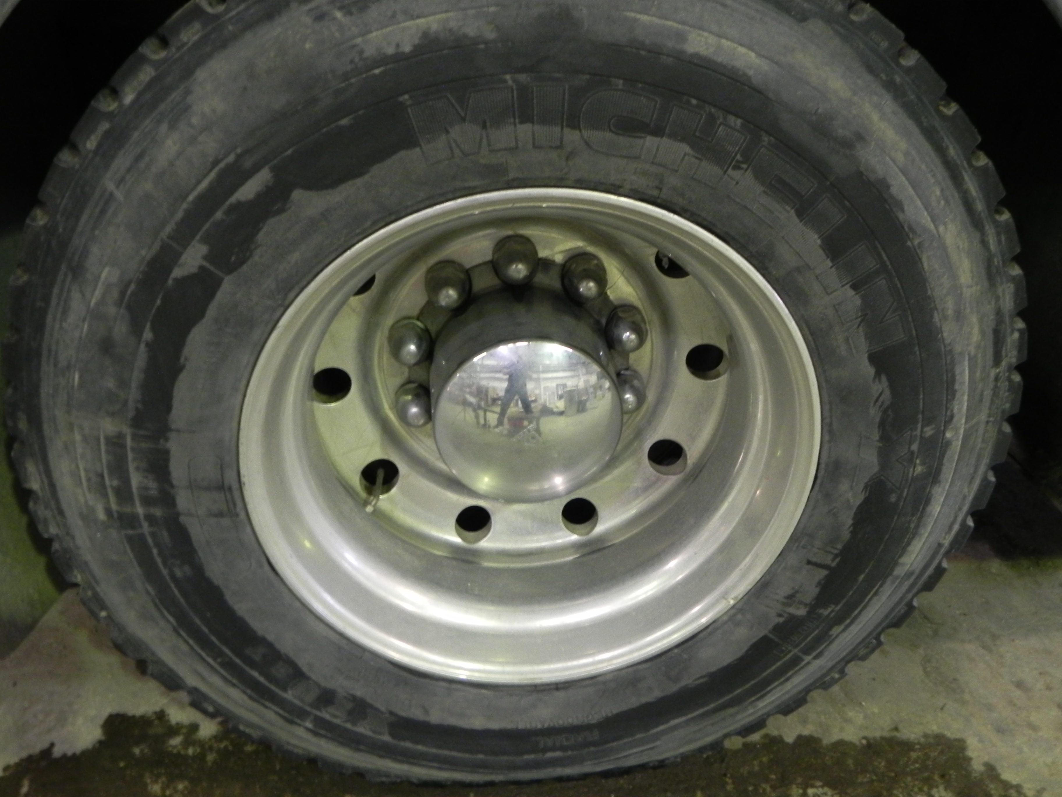 Rear Aluminum Wheel before