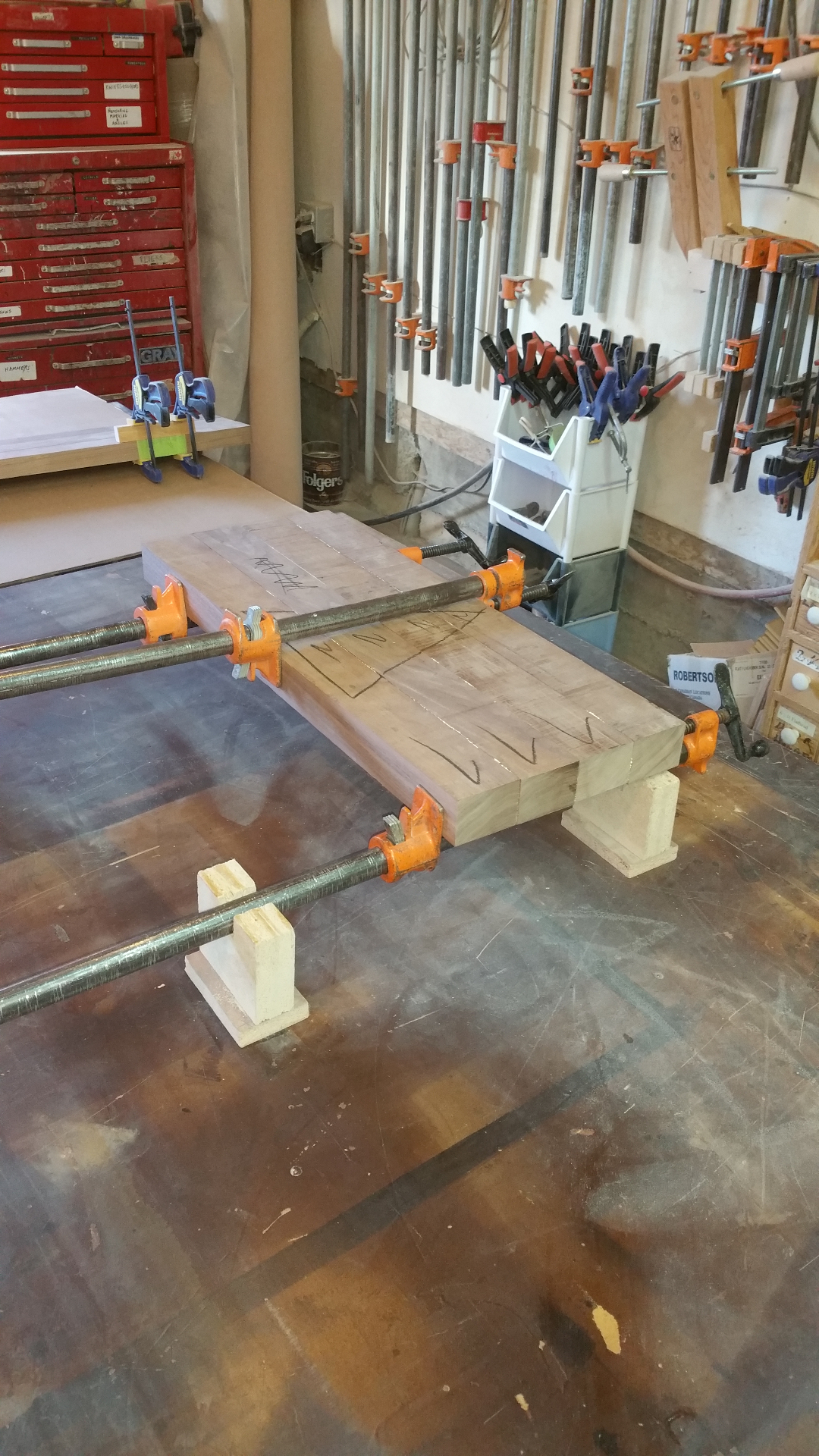 Glueing and Clamping Leaves