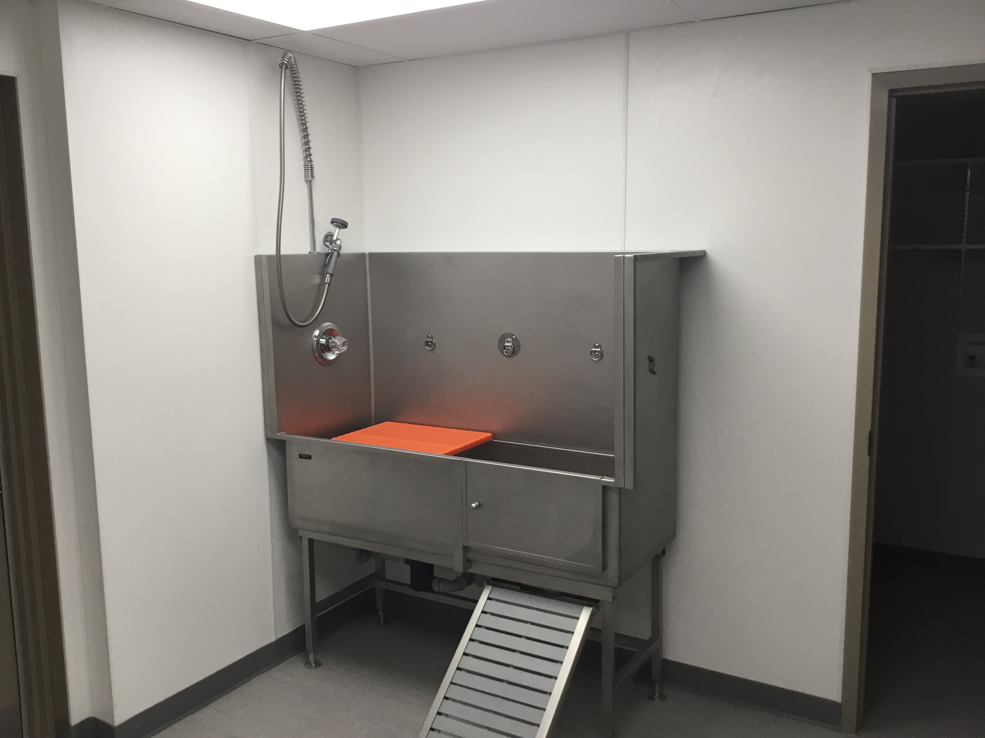 Stouffville Veterinary Clinic
Dog Grooming Area