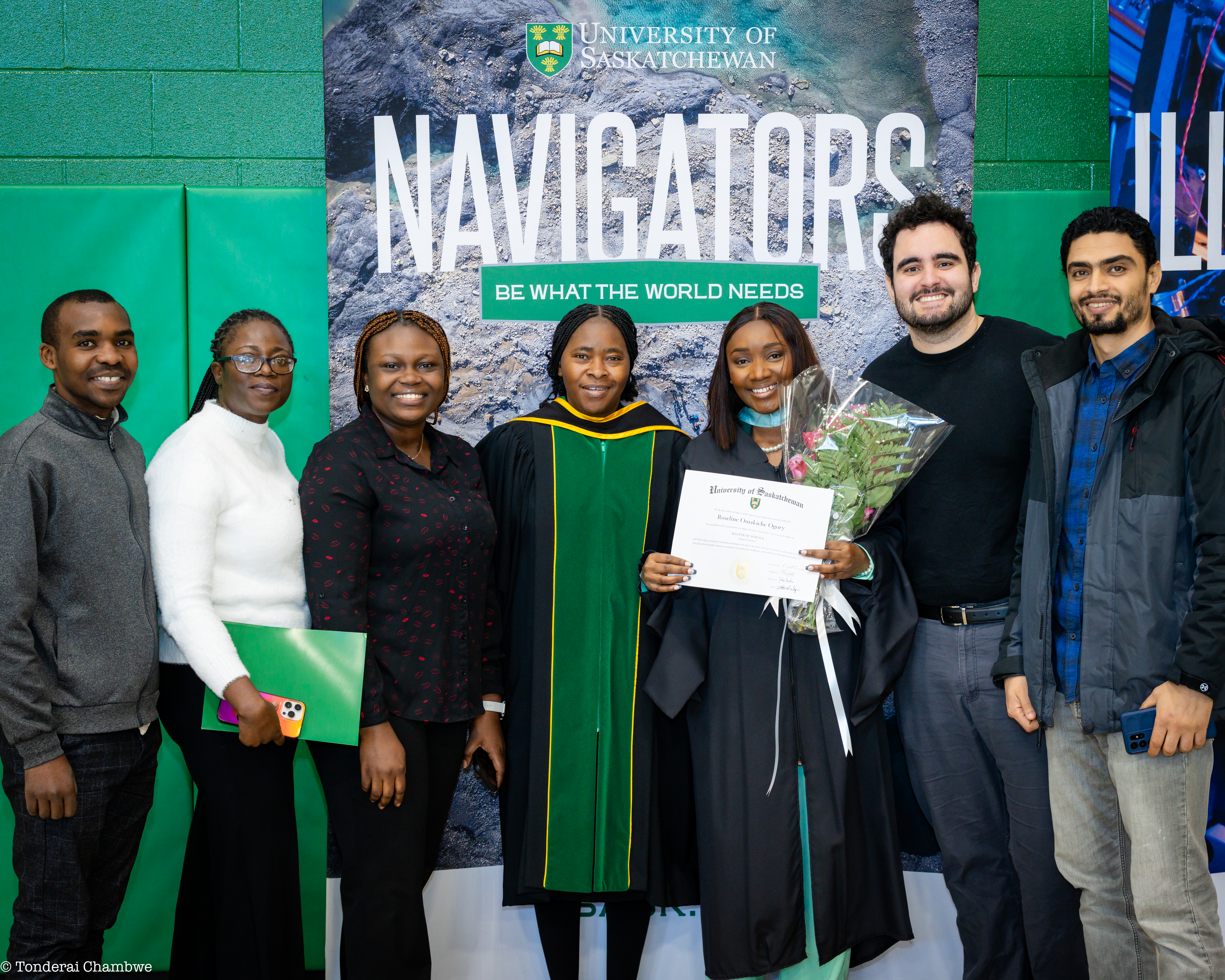 https://0901.nccdn.net/4_2/000/000/00d/f43/rose-grad-4.jpg