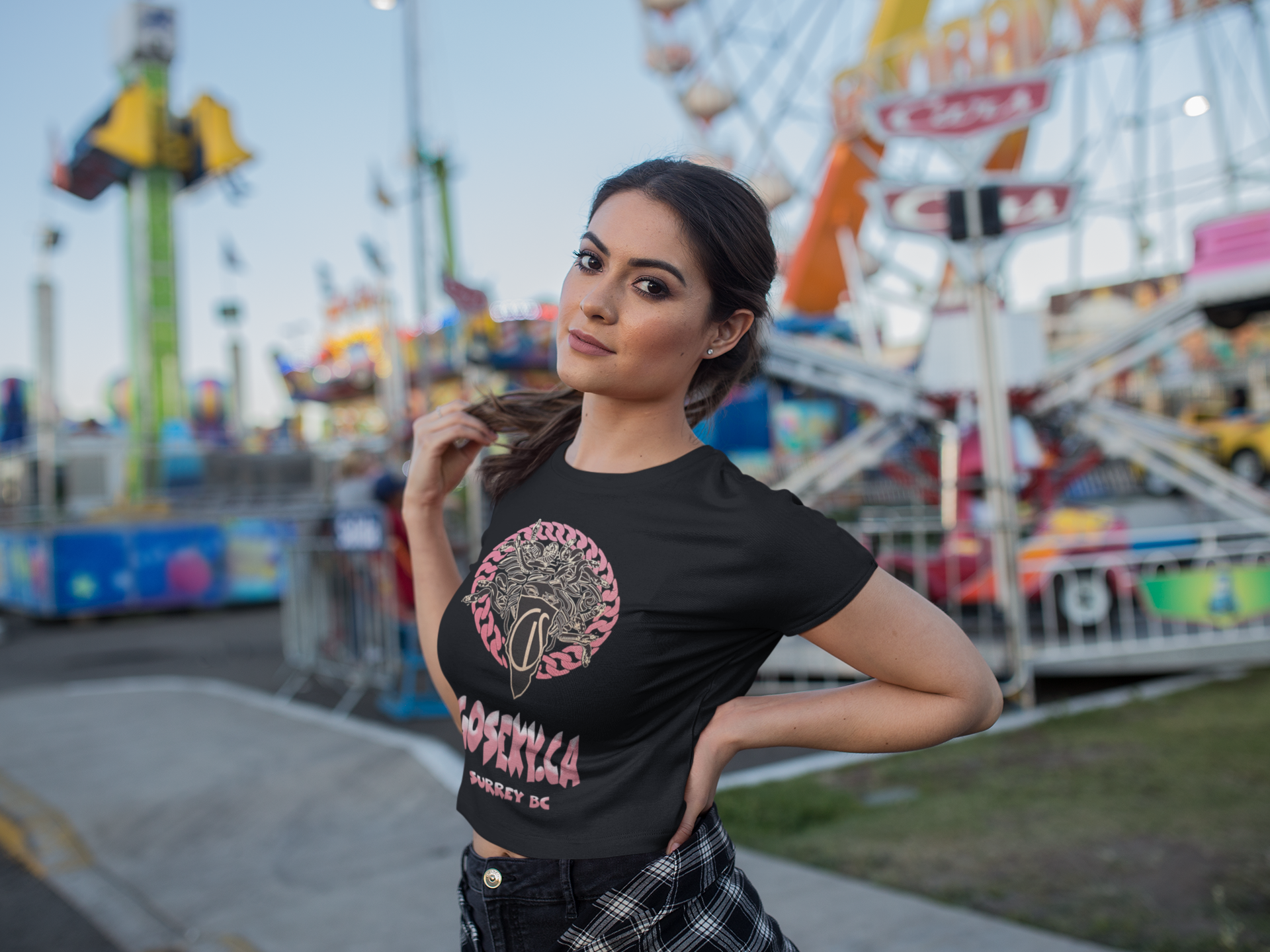 https://0901.nccdn.net/4_2/000/000/00f/745/beautiful-woman-wearing-a-t-shirt-at-an-amusement-park-gosexyca.png
