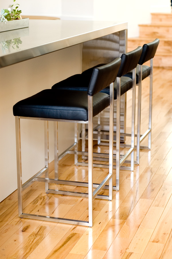 Graph Stool - vinyl coal