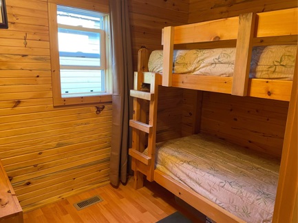 https://0901.nccdn.net/4_2/000/000/010/19b/main-cabin-1-comfortable-hunter-accommodations-madawaska-ontario.jpg