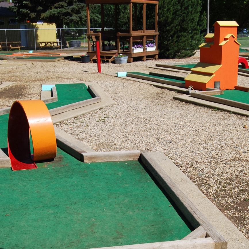 18 Hole Mini Golf