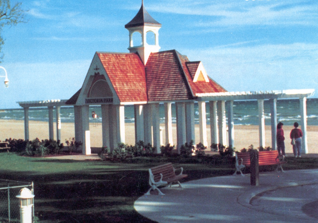 https://0901.nccdn.net/4_2/000/000/011/751/1cobourg--central-gazebo--2-.jpg