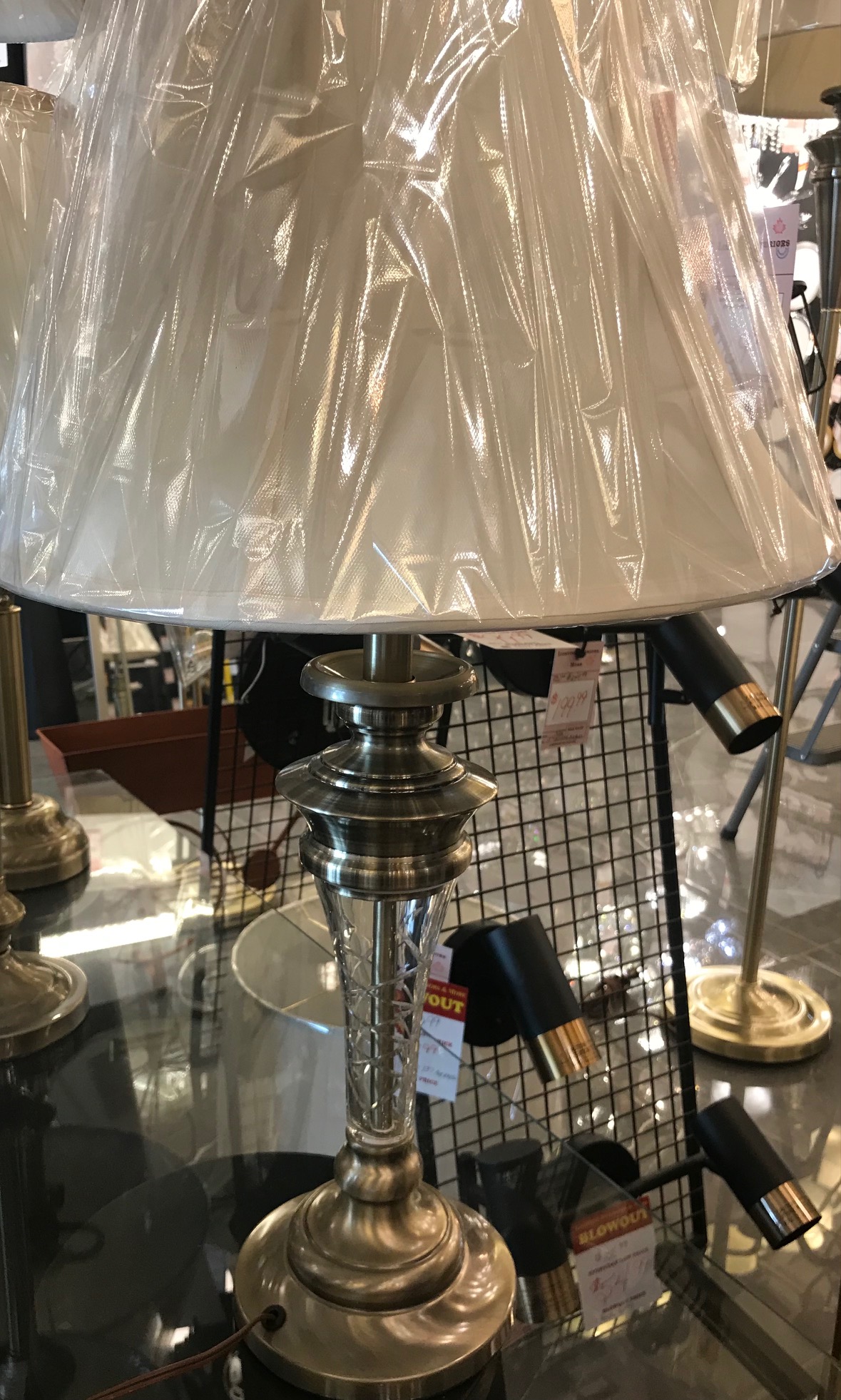 40337 Crystal Table Lamp
Made in Canada
Available in Antique Brass
or Brushed Chrome
Regular Price $279.99
Sale Price $195.99