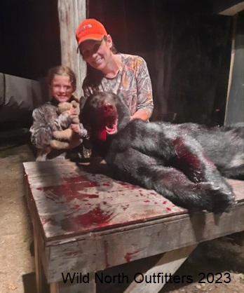 https://0901.nccdn.net/4_2/000/000/017/e75/2023-fall-ontario-black-bear-hunt-wild-north-outfitters-rachel.jpg