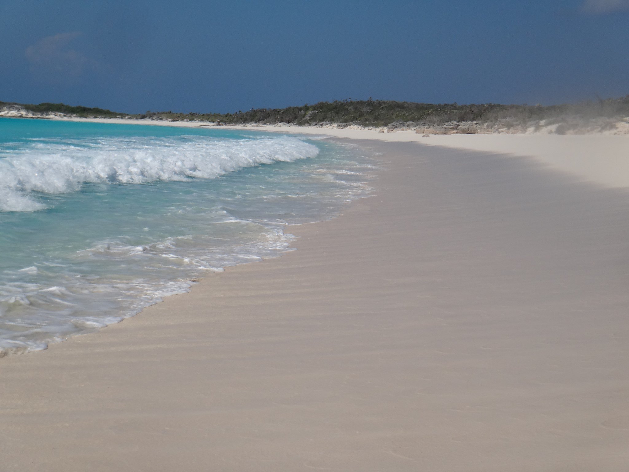 WHEN THE NORTH SWELL ROLLS IN ANEGADA BEACHES FOR BODY SURFING!