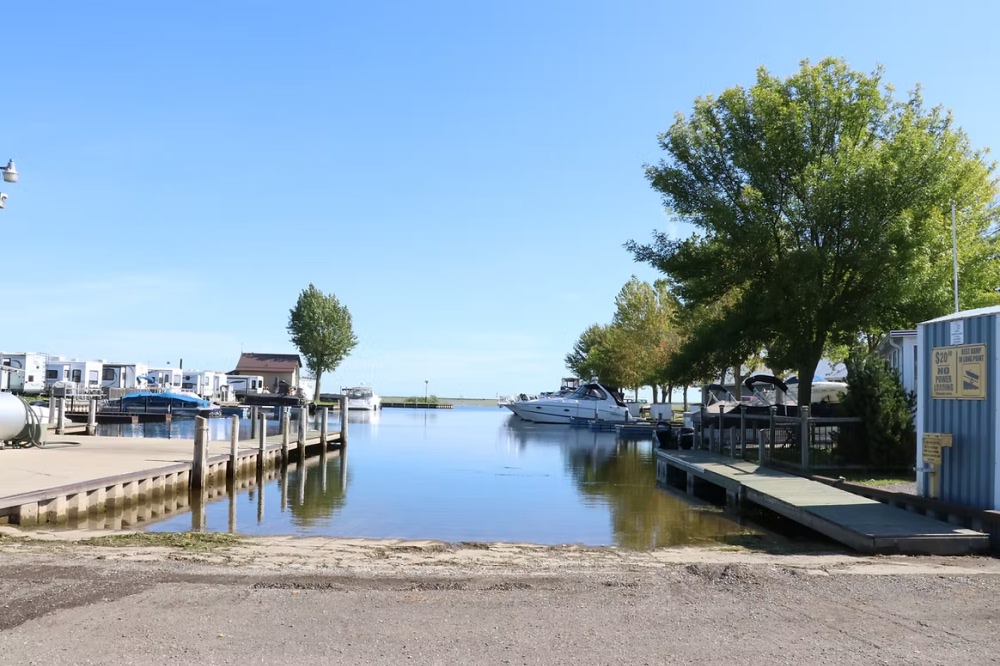 https://0901.nccdn.net/4_2/000/000/017/e75/boat-launch_3--big-photo-.jpg