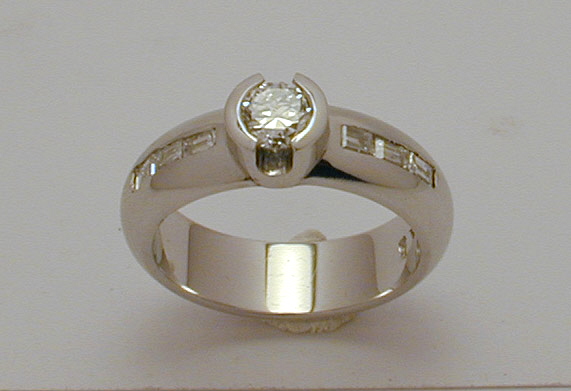 https://0901.nccdn.net/4_2/000/000/017/e75/diamondring2.jpg