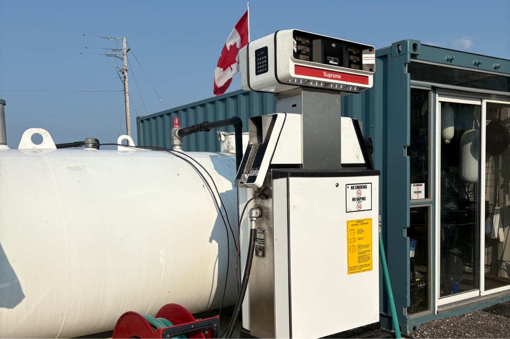 https://0901.nccdn.net/4_2/000/000/017/e75/gas-dock_1--big-photo-.jpg