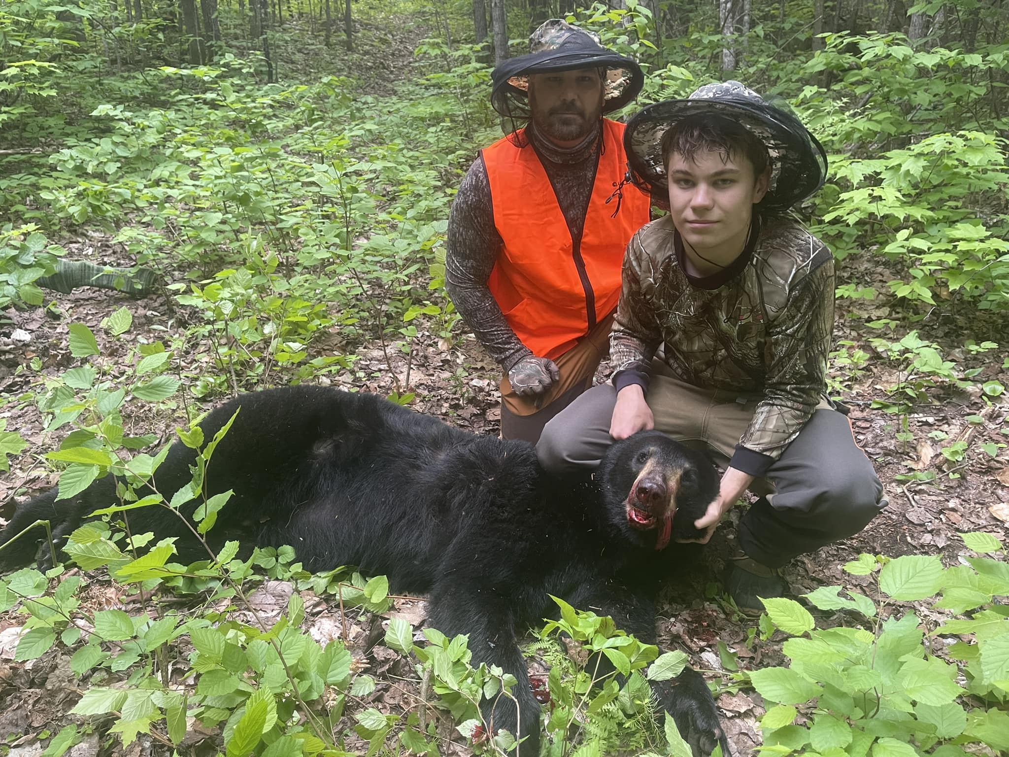 https://0901.nccdn.net/4_2/000/000/01e/20c/2024-bobby-father-son-guided-black-bear-hunt-ontario.jpg
