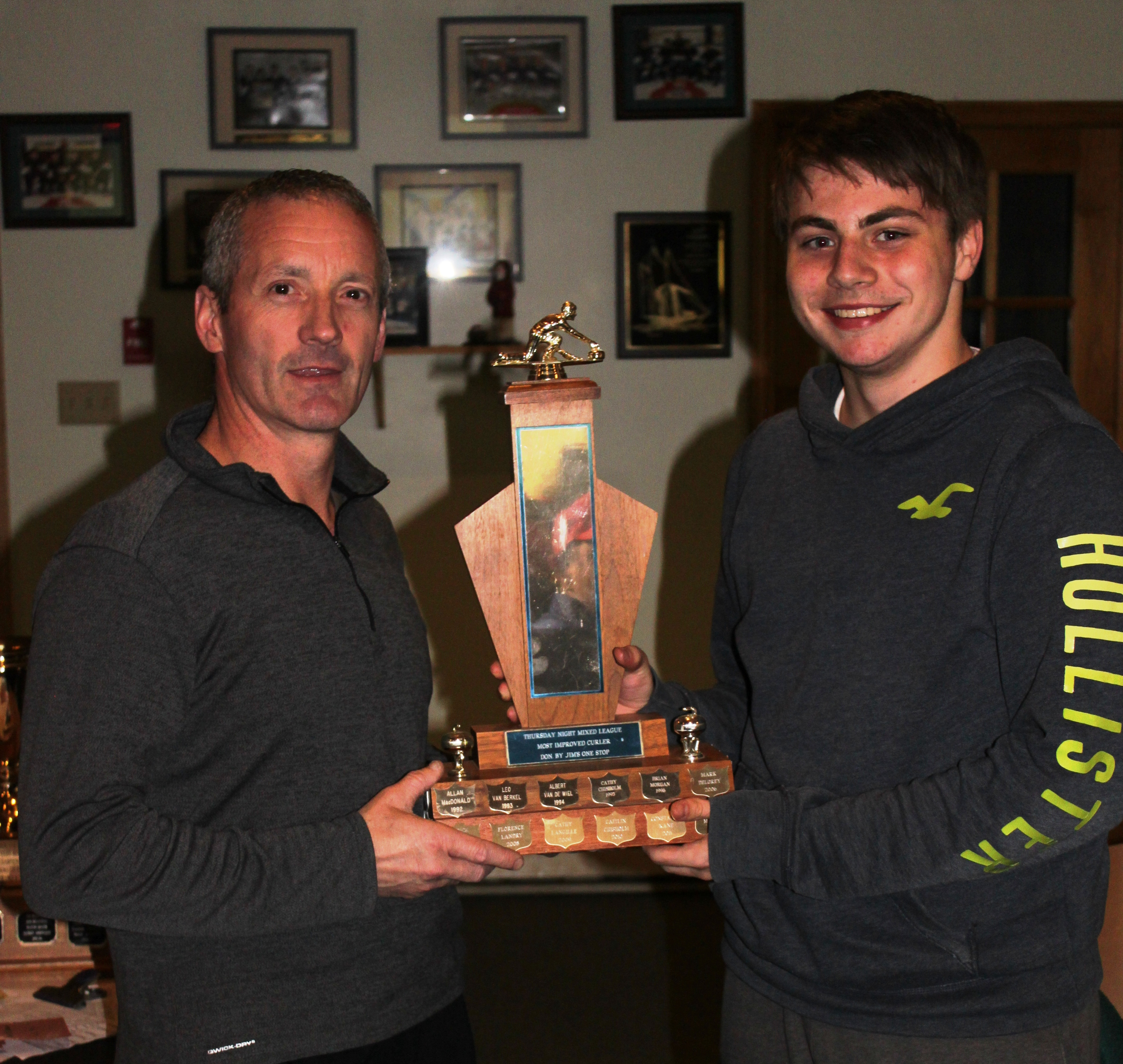 Thursday Night Mixed Most Improved: Gordie Burns (left)
Presented by last year's Most Improved: Nathaniel Smith (right)