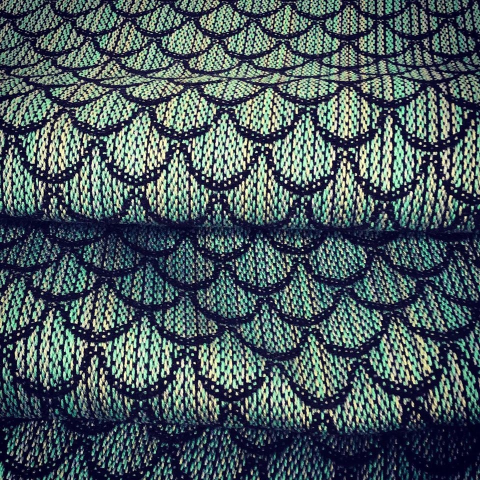 Laura beautifully woven mermaid pattern.
