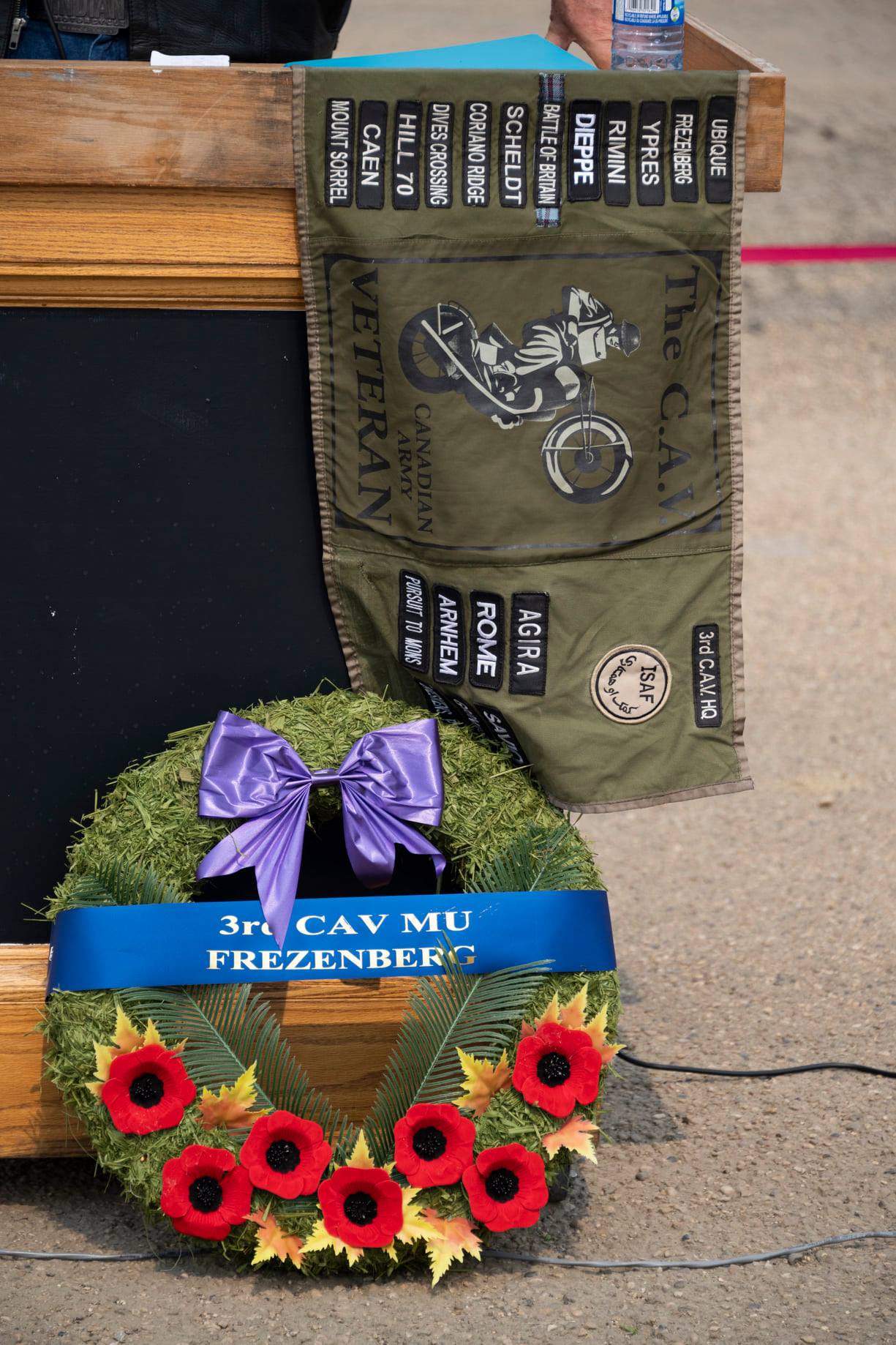 https://0901.nccdn.net/4_2/000/000/01e/20c/wreath.jpg