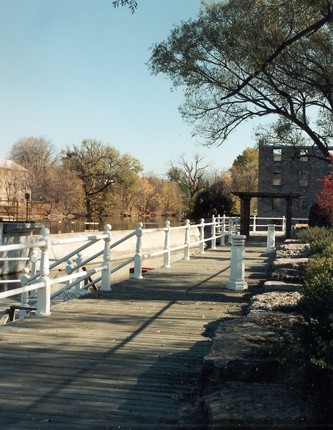 https://0901.nccdn.net/4_2/000/000/01e/76f/1underpass--4.jpg