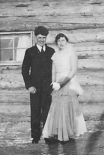Happy Valentines day! ❤️ Does anyone recognize these lovers? The photo is pretty blurry but it is dated 1930 and looks like these two just got married! Let us know if you recognize them!
998.5.23.179 / Lamberton, Hugh and Lillian
--EDIT-- This is George and Hazel Trufitt on their Wedding day.