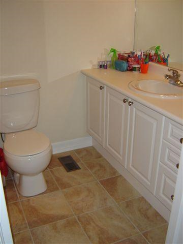 https://0901.nccdn.net/4_2/000/000/023/130/bdrm-2-ensuite.jpg