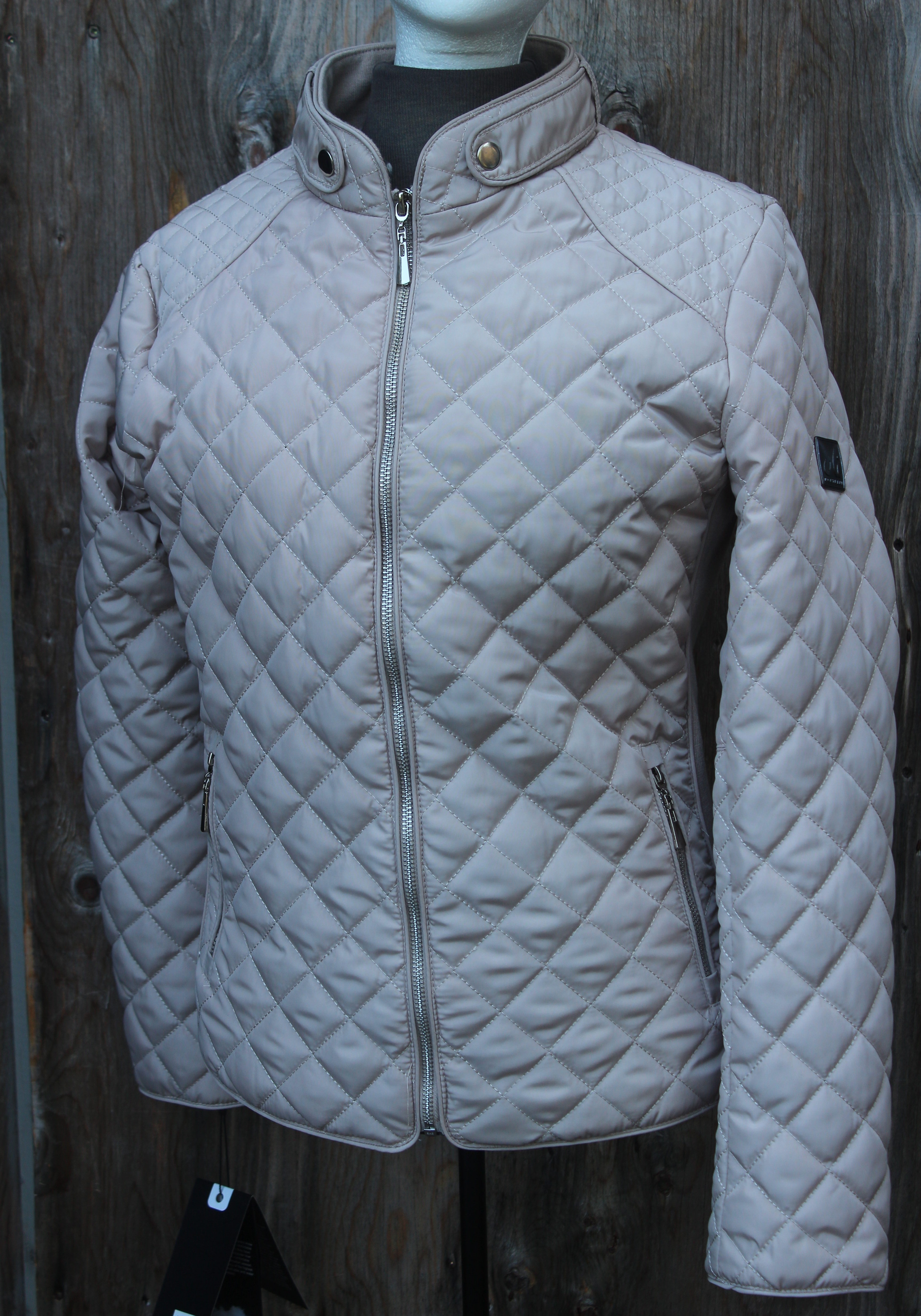 Off White- $95.00
Plonge: Style #70505W