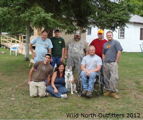 https://0901.nccdn.net/4_2/000/000/038/2d3/2012-ontario-black-bear-hunt-wild-north-outfitters-group01.jpg