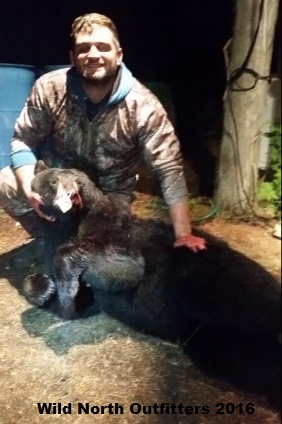 https://0901.nccdn.net/4_2/000/000/038/2d3/2016-matt-ontario-black-bear-hunt-wild-north-outfitters.jpg.jpg