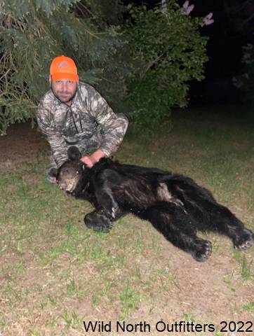 https://0901.nccdn.net/4_2/000/000/038/2d3/2022-spring-ontario-black-bear-hunt-wild-north-outfitters-bobby.jpg
