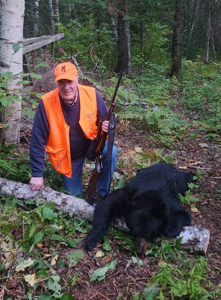 https://0901.nccdn.net/4_2/000/000/038/2d3/2025-chris-fall-trophy-black-bear-hunt-madawaska-ontario.jpg