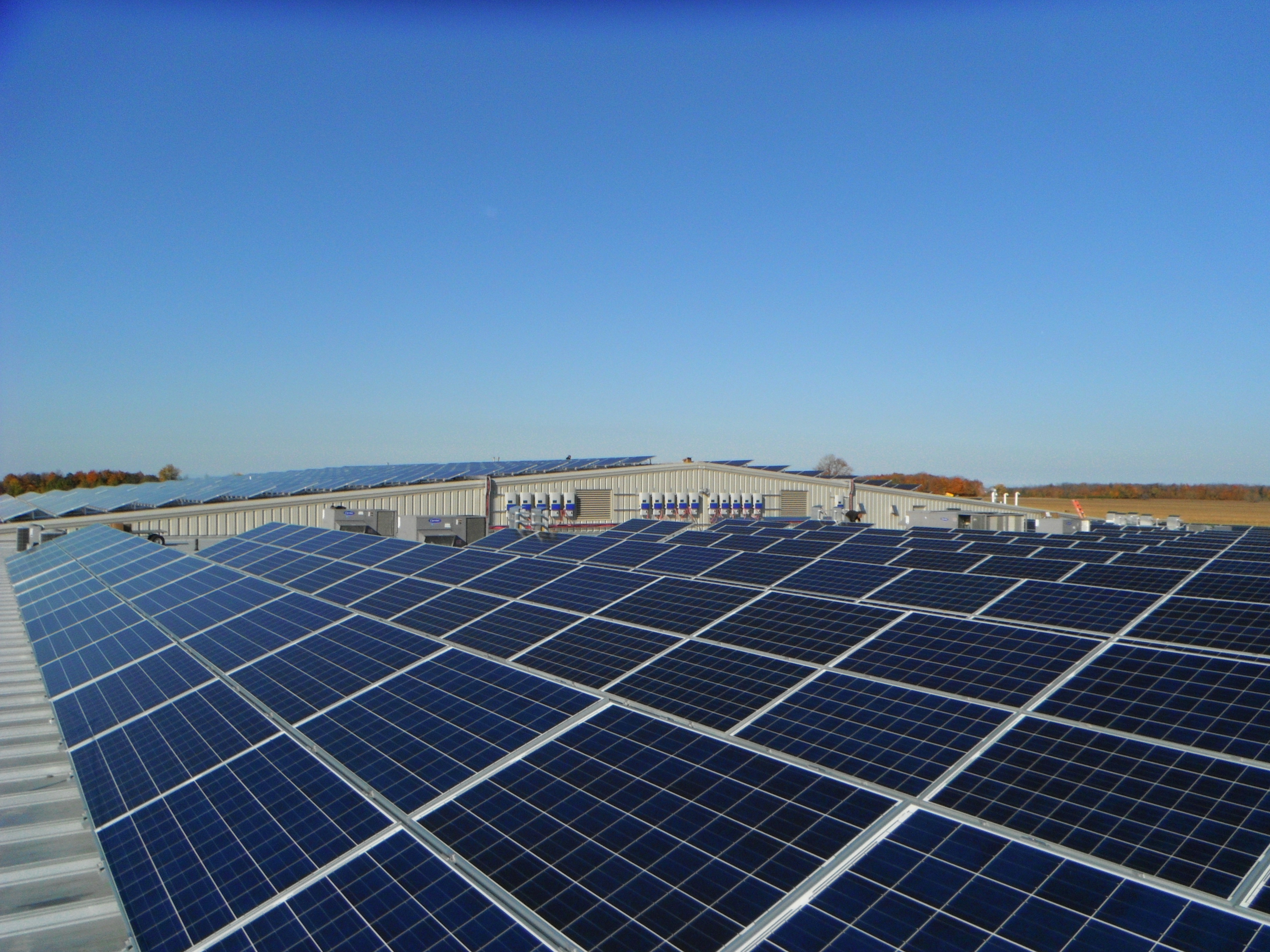 https://0901.nccdn.net/4_2/000/000/038/2d3/39995-Harvest-Rd-Exeter-ON-300kWp-4320x3240.jpg