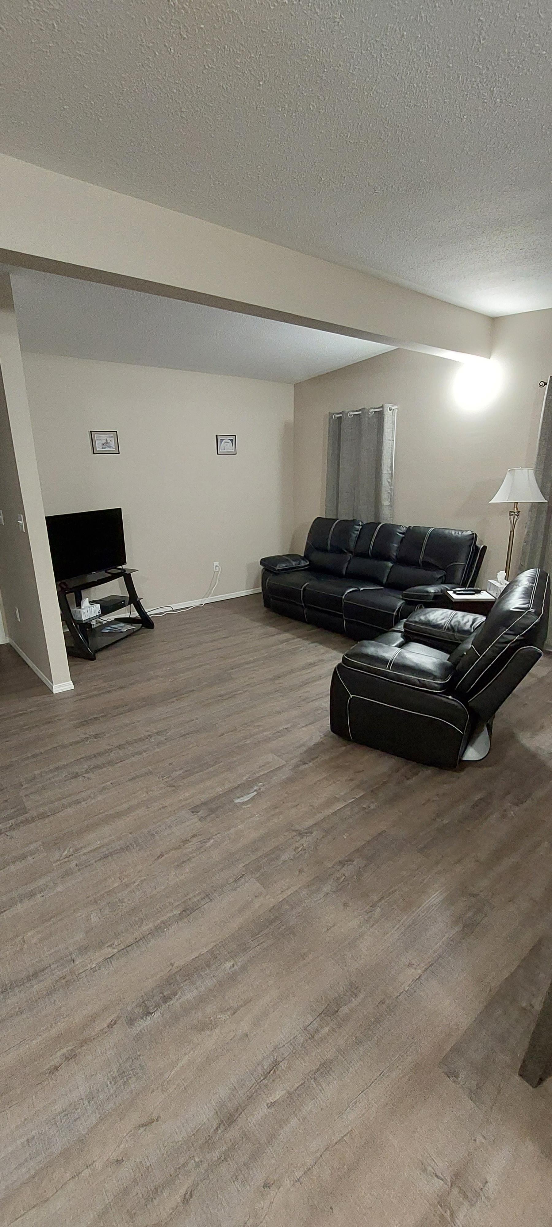 https://0901.nccdn.net/4_2/000/000/038/2d3/41---living-room.jpeg