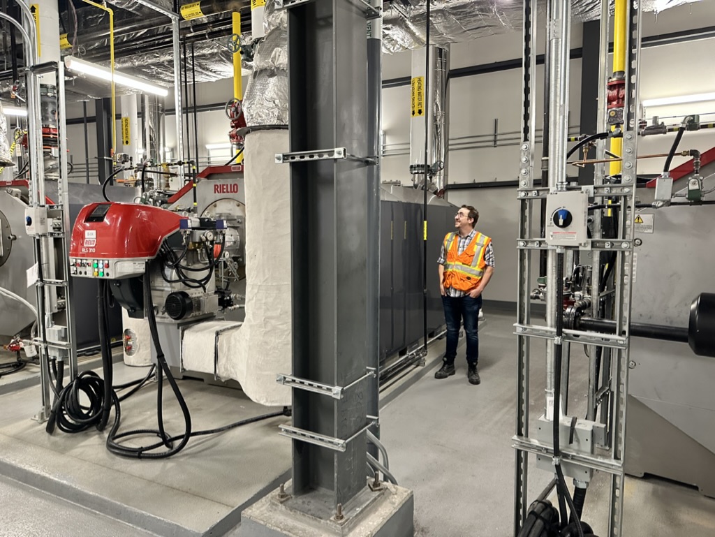 Riello RTC-10000 & Riello RLS310-E-LN 
Fully Condneisng High Mass 
SS Fire Tube Boiler & Linkageless 
Low-NOx Dual Fuel Power Burner