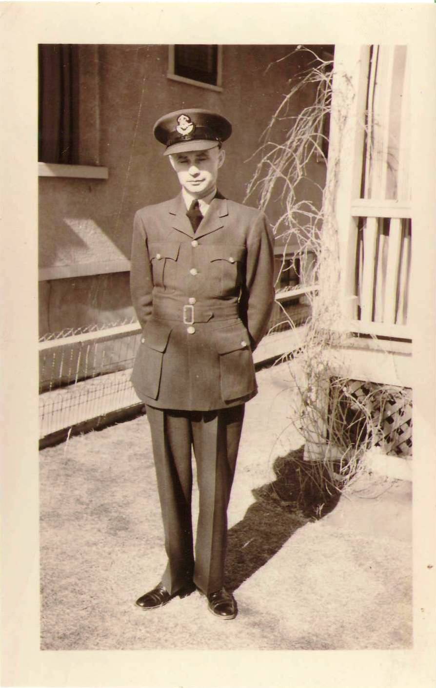 Anyone recognize this officer? Or perhaps what section of the forces the uniform is from?
990.04.01.34 / Ardley, Mary