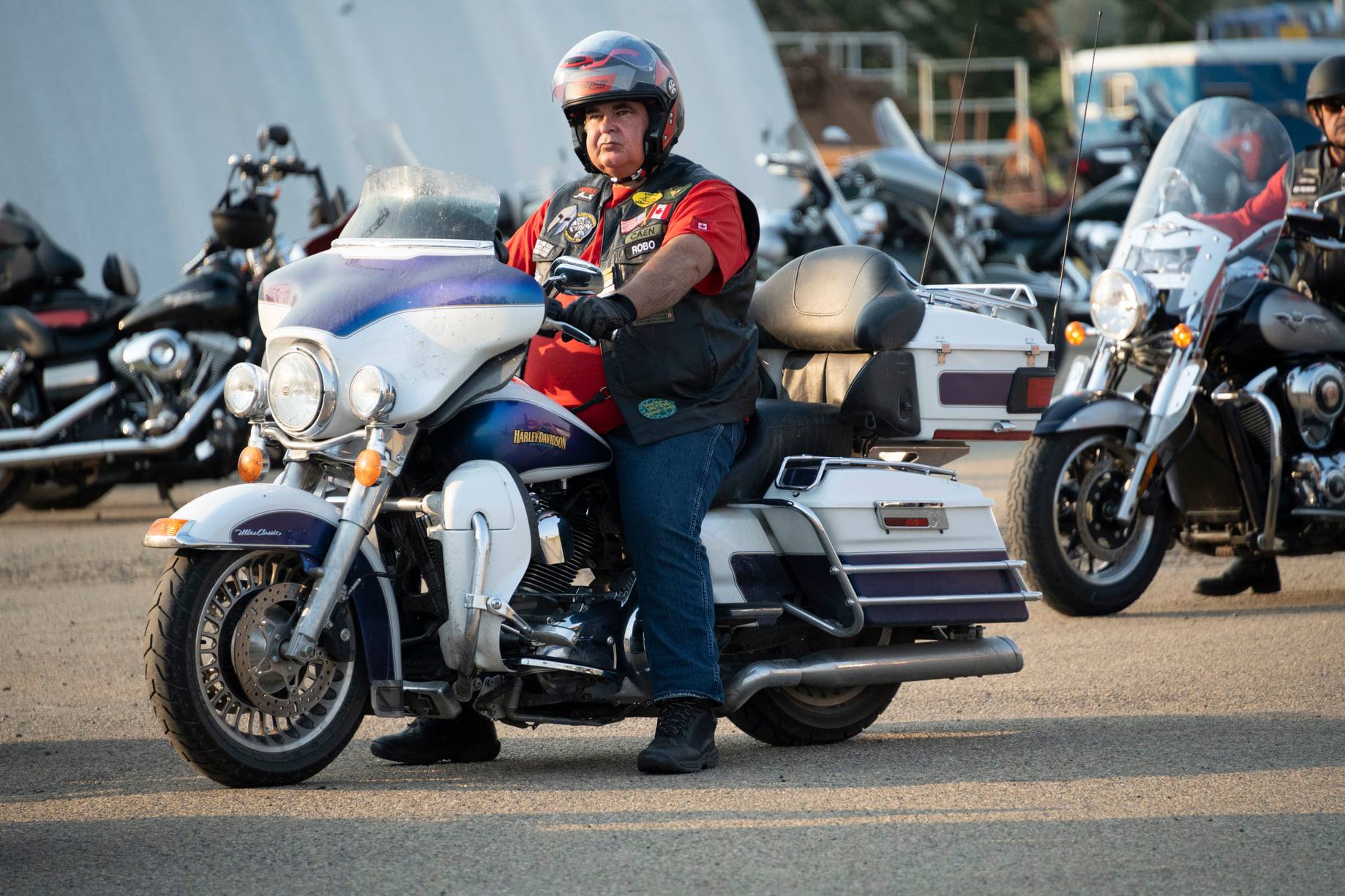 https://0901.nccdn.net/4_2/000/000/038/2d3/biker-on-parade.jpg