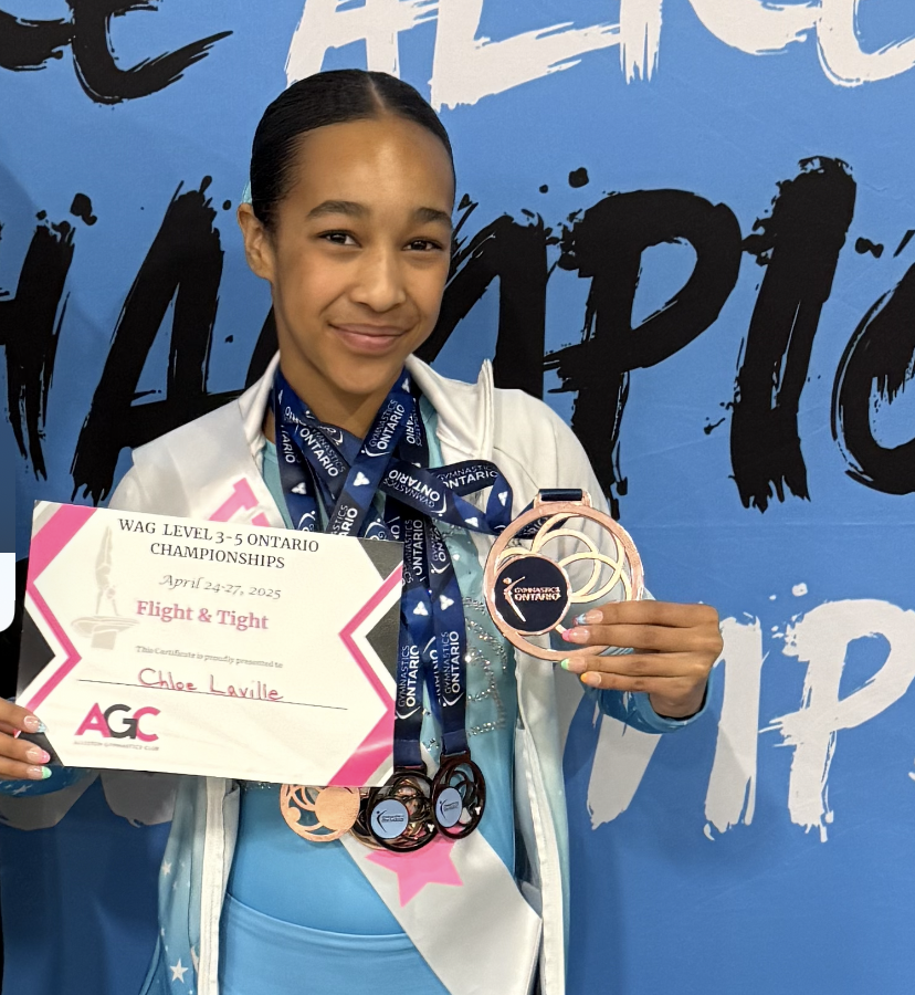 https://0901.nccdn.net/4_2/000/000/038/2d3/chloe-medal.png