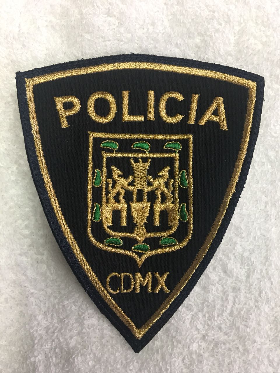https://0901.nccdn.net/4_2/000/000/038/2d3/escudo-policia-cdmx-hilo-metalico.jpg