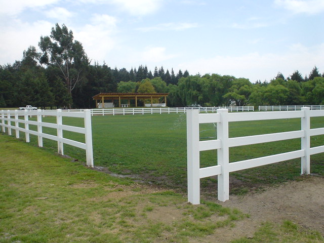 https://0901.nccdn.net/4_2/000/000/038/2d3/fence--28-.jpg