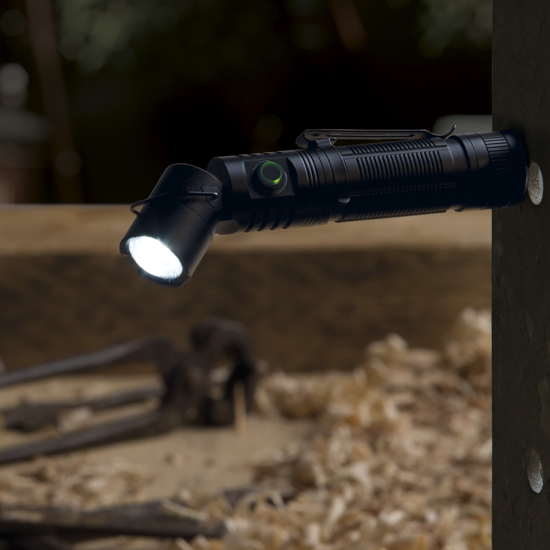 https://0901.nccdn.net/4_2/000/000/038/2d3/flexlight-torch-lifestyle-option-2.jpg