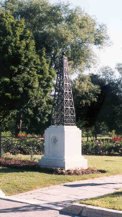https://0901.nccdn.net/4_2/000/000/038/2d3/metal-obelisk-1.jpg