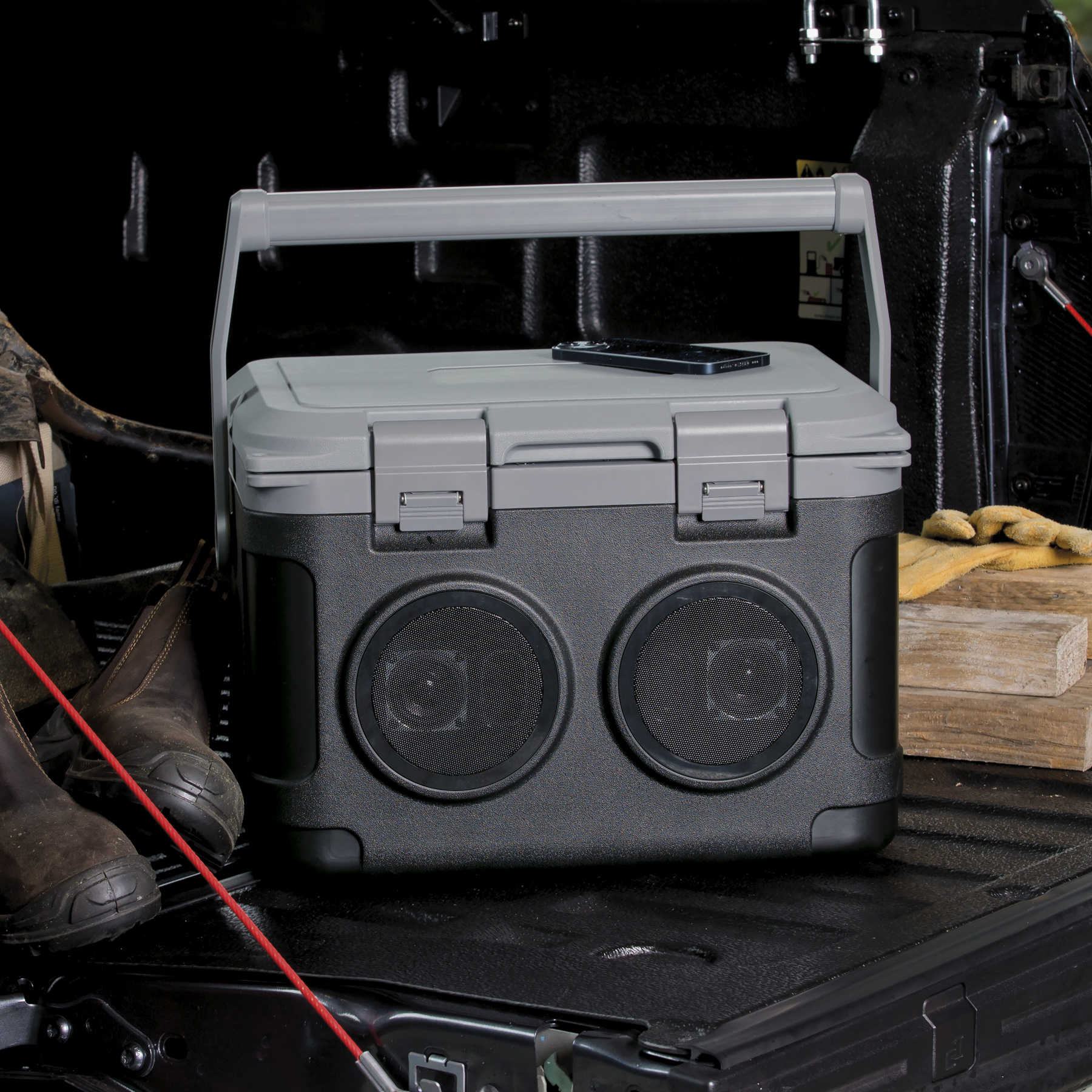 https://0901.nccdn.net/4_2/000/000/038/2d3/on-ice-21l-sound-box-lifestyle.jpg