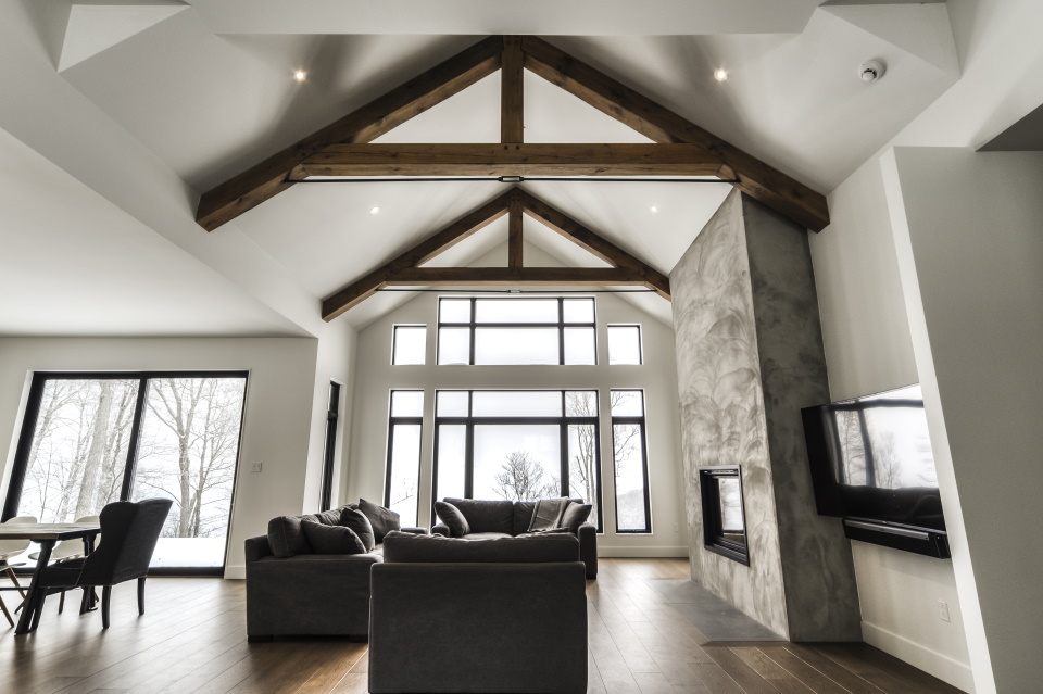 https://0901.nccdn.net/4_2/000/000/038/2d3/timber-frame-interior_770.jpg